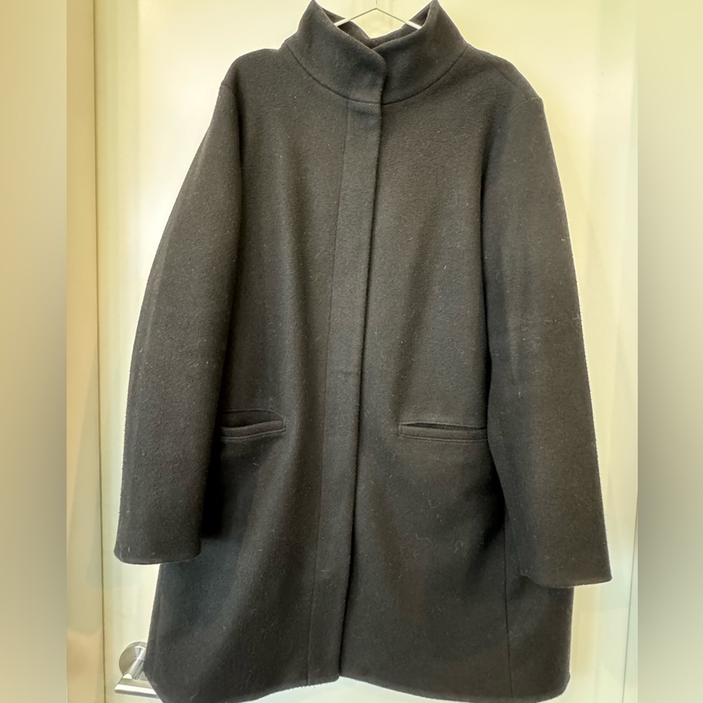 XL Old Navy Elegant Black Zip Up Coat with Mock-Neck
